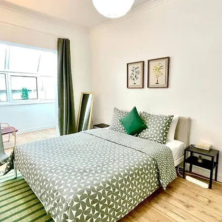 Charming 2-bedroom In Almada, Near Lisbon