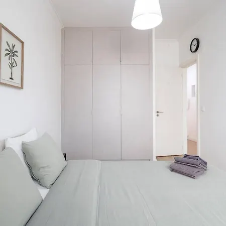 Charming 2-bedroom In Almada, Near Lisbon *