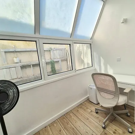 Charming 2-bedroom In Almada, Near Lisbon شقة ألمادا