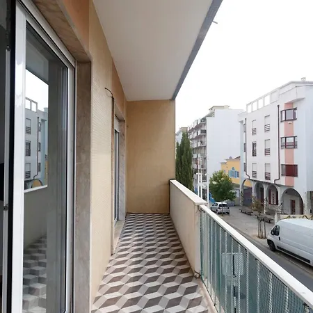 Lägenhet Charming 2-bedroom In Almada, Near Lisbon *