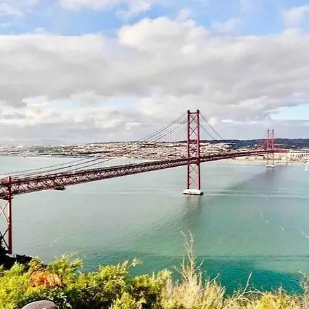 Lägenhet Charming 2-bedroom In Almada, Near Lisbon Almada