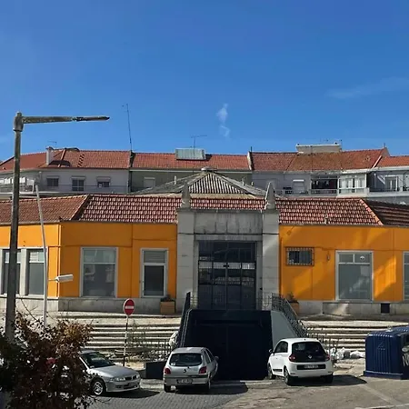 شقة Charming 2-bedroom In Almada, Near Lisbon ألمادا
